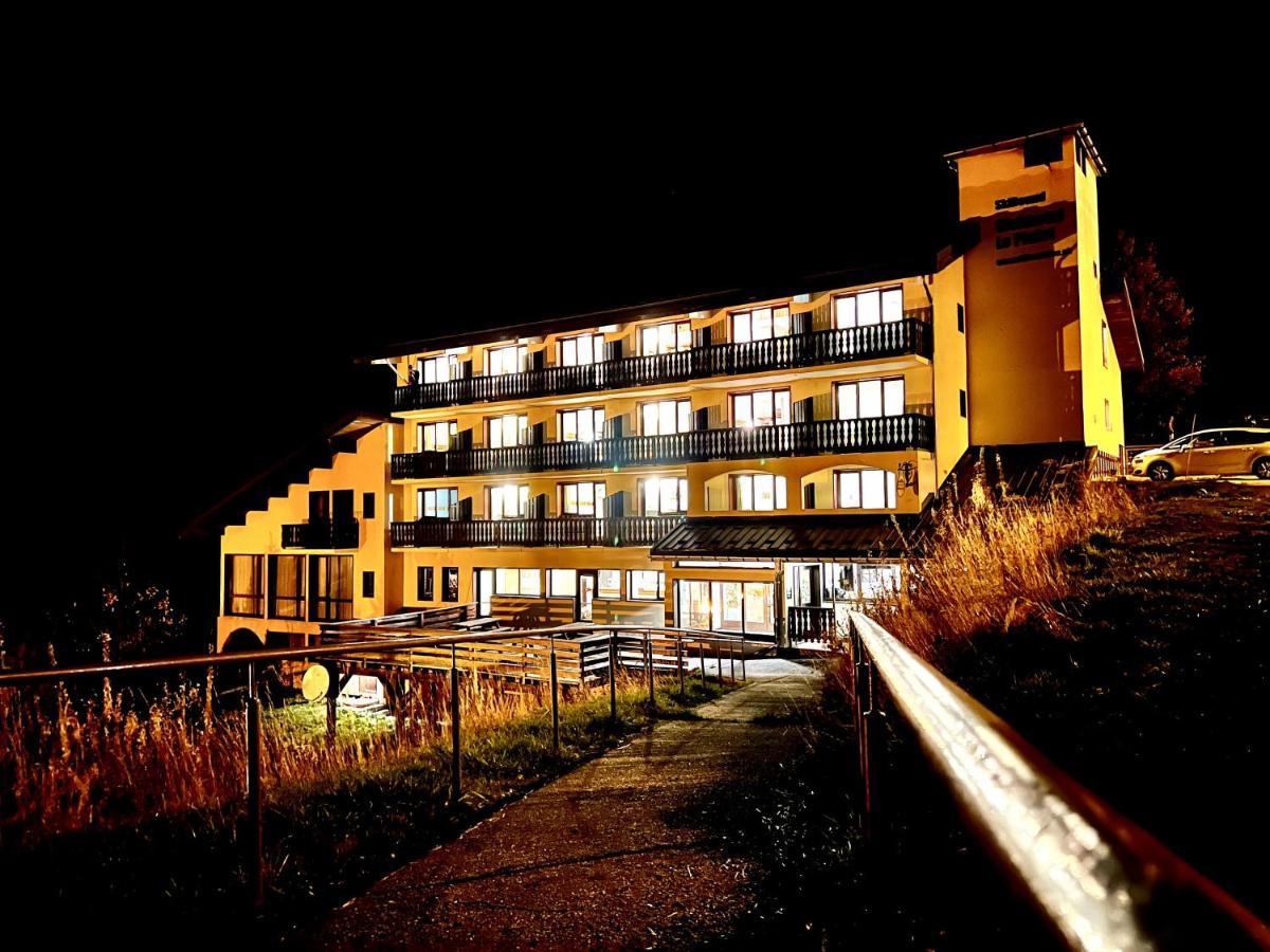 Hotel Le Piolet Saint-Martin-de-Belleville Exterior photo